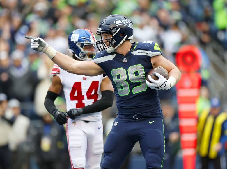 Seahawks defense feasts on Giants in dominant 'Monday Night Football' win