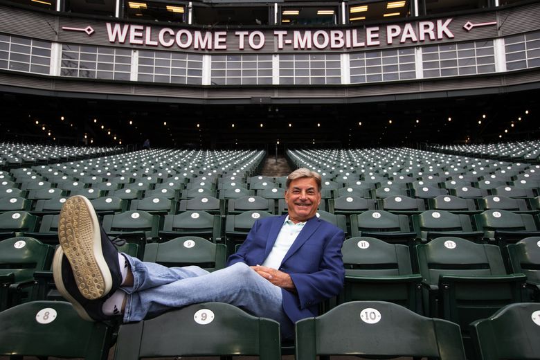 Mariners announcer Rick Rizzs is living his dream and it shows