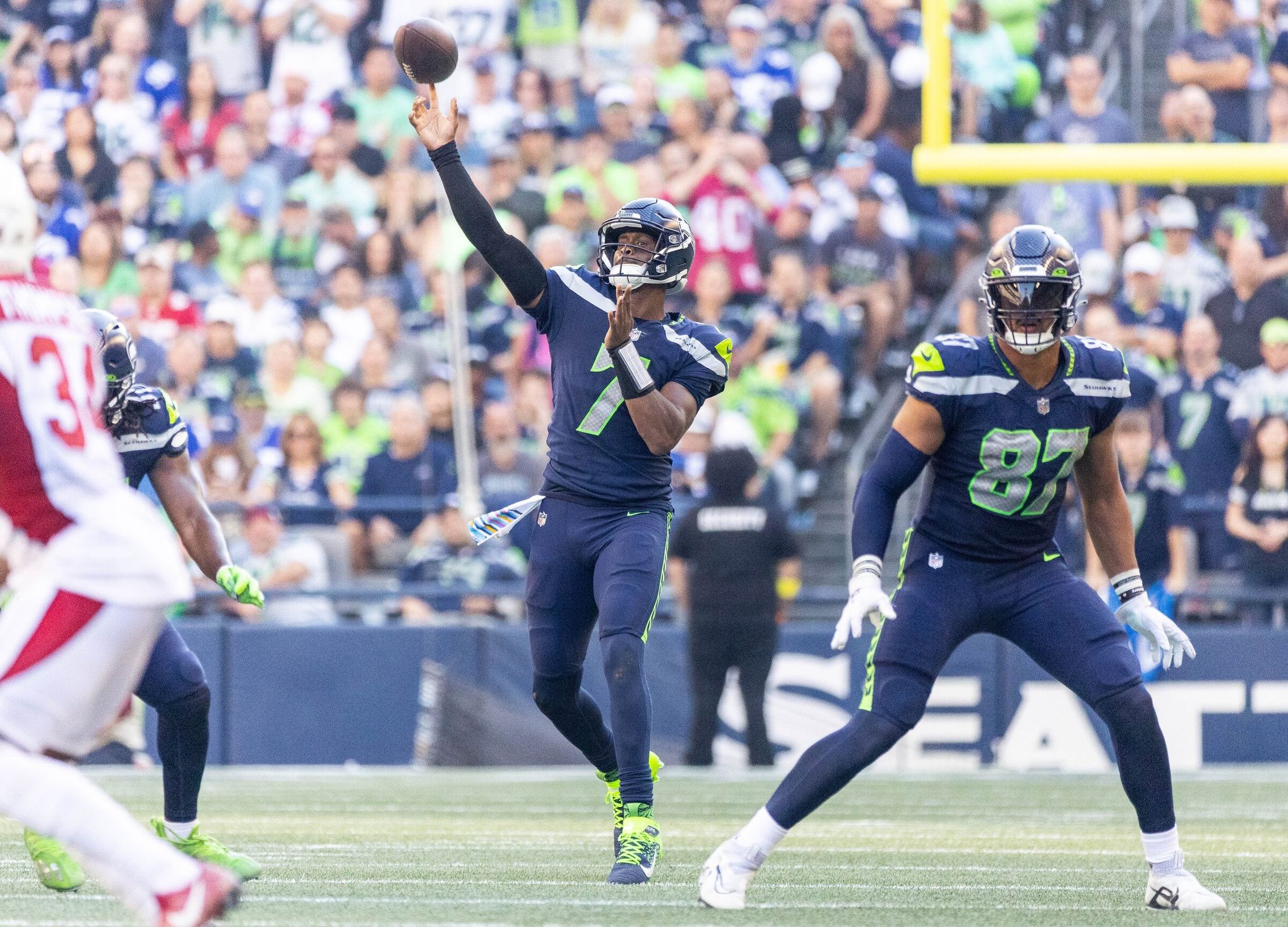 Geno Smith hosts kids at Seahawks games — and asks 'you