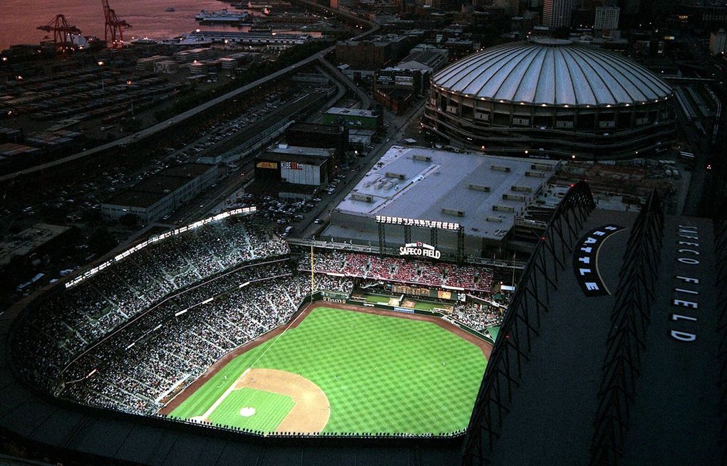 POLL: Do you think having Minute Maid Park roof closed improves
