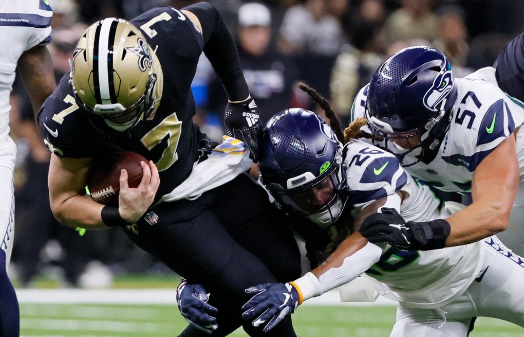 Seattle Seahawks fall 39-32 to New Orleans Saints, Taysom Hill 