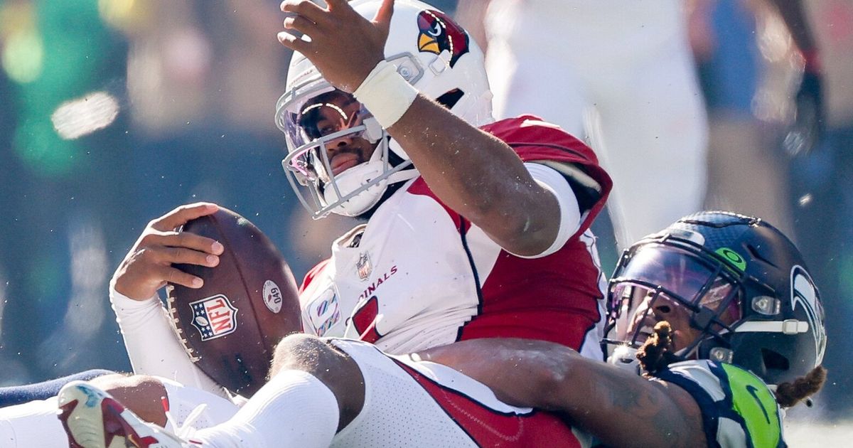 Seattle, WA, USA. 22nd Dec, 2019. Arizona Cardinals quarterback Kyler Murray  (1) fist pumps during a game between the Arizona Cardinals and Seattle  Seahawks at CenturyLink Field in Seattle, WA. The Cardinals