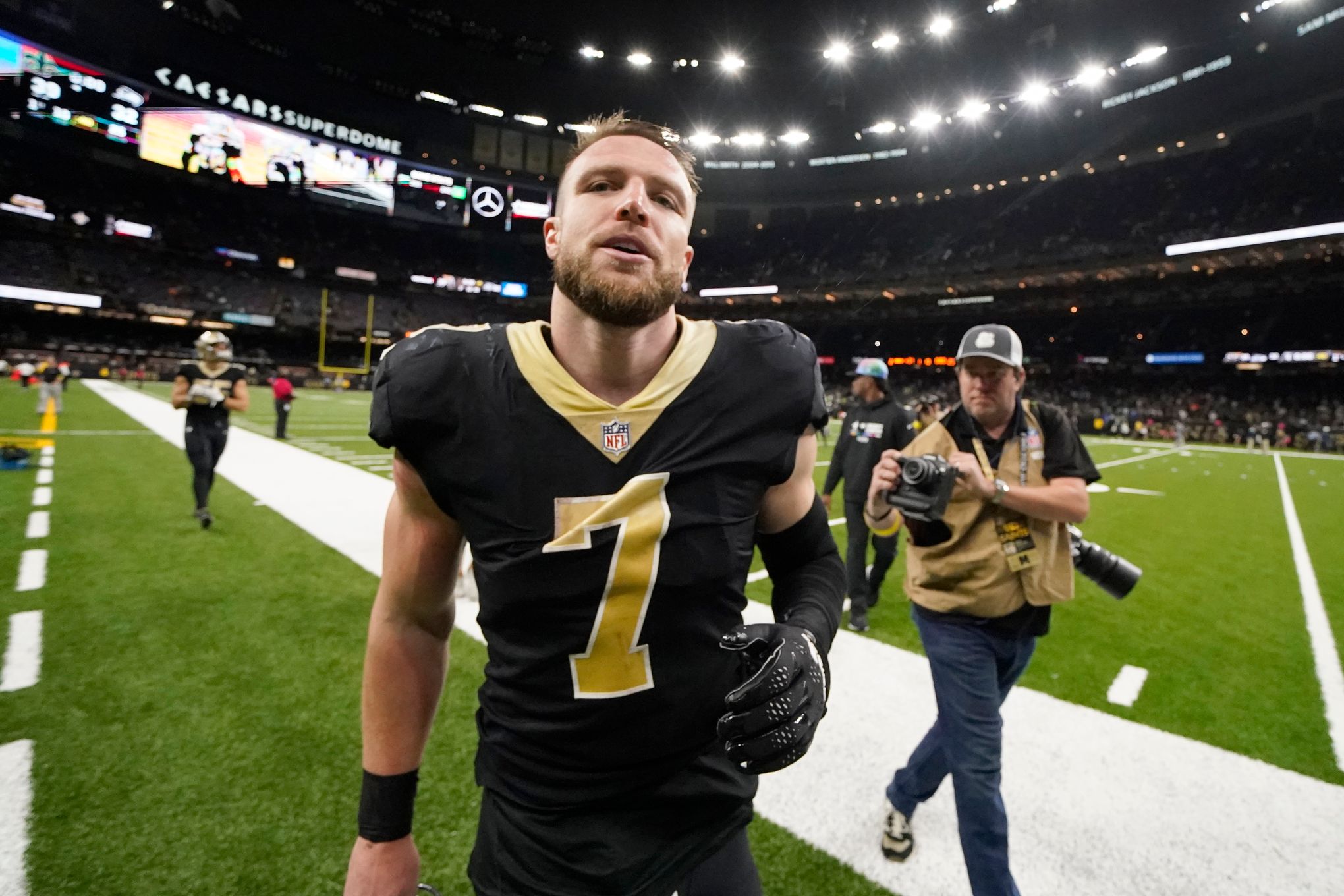 Saints weapon Taysom Hill says he doesn't consider himself a tight end