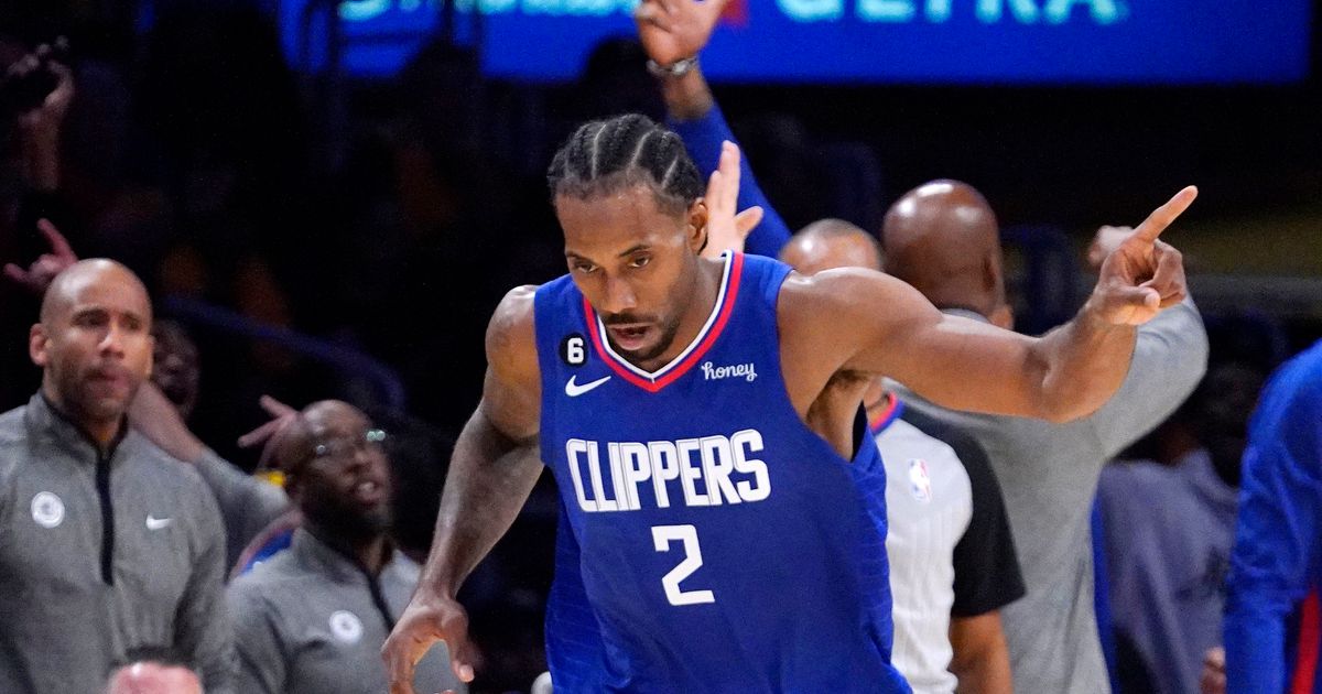 Clippers' Kawhi Leonard makes return after missing entire 2021