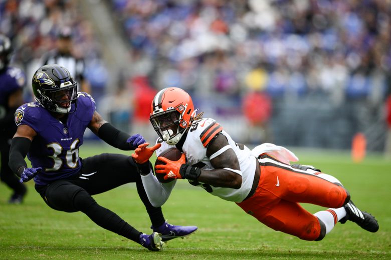 Browns' Phillips 'likely' done for year with pectoral injury