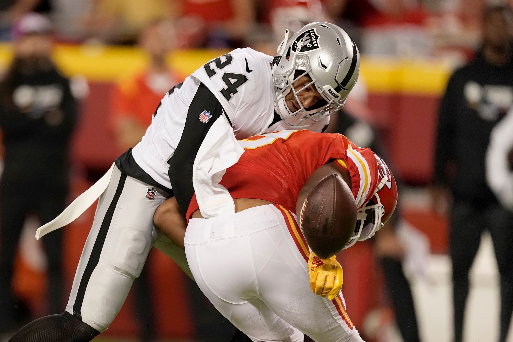 Tale of the tape: Why the Raiders cut Johnathan Abram 