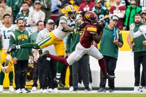 Aaron Rodgers, Packers Lose to Commanders, Drop 3rd in a Row - Bloomberg