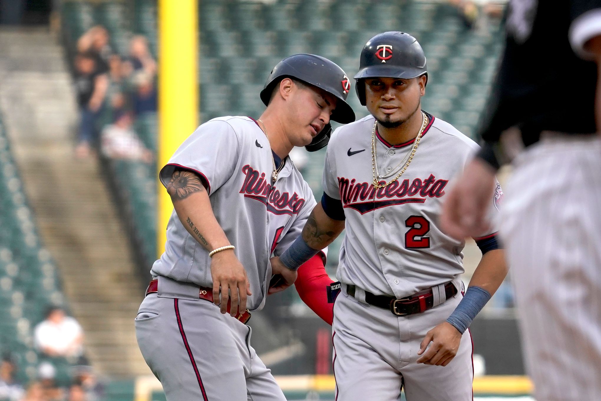 Padres beat Twins 10-1