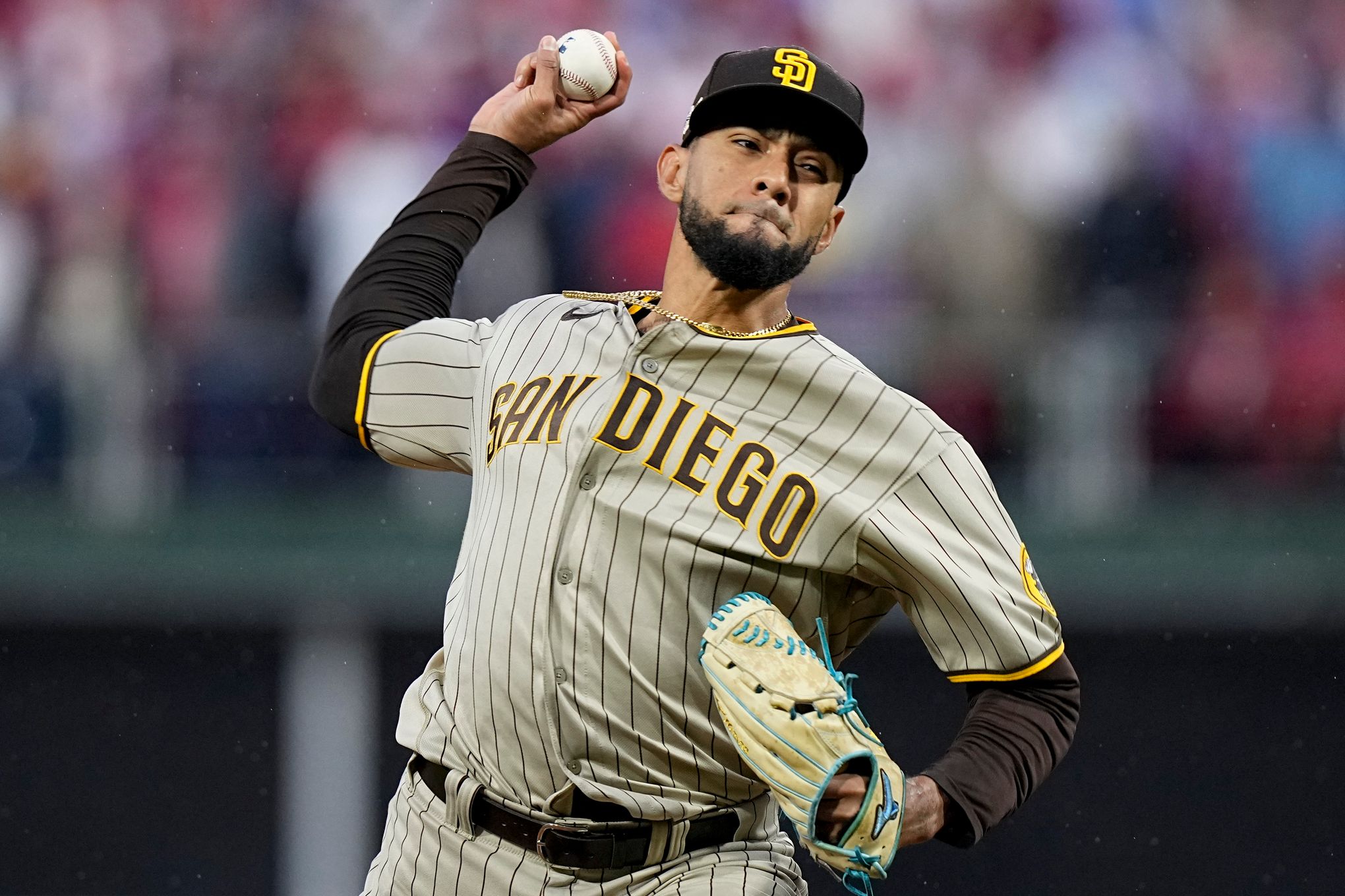 Reliever Robert Suarez, Padres finalize $46M, 5-year deal | The Seattle Times