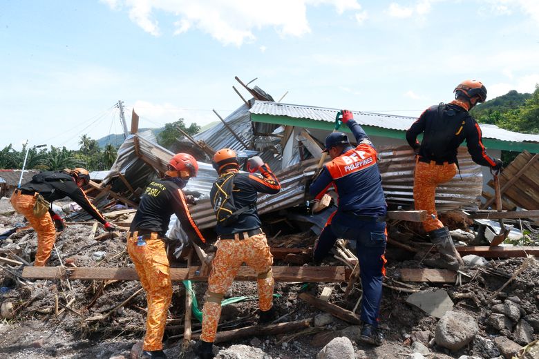 Philippine storm victims feared tsunami, ran toward mudslide