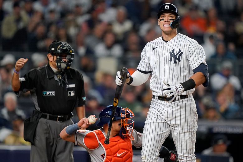 New York Yankees rightfielder Aaron Judge at 2nd base with Houston