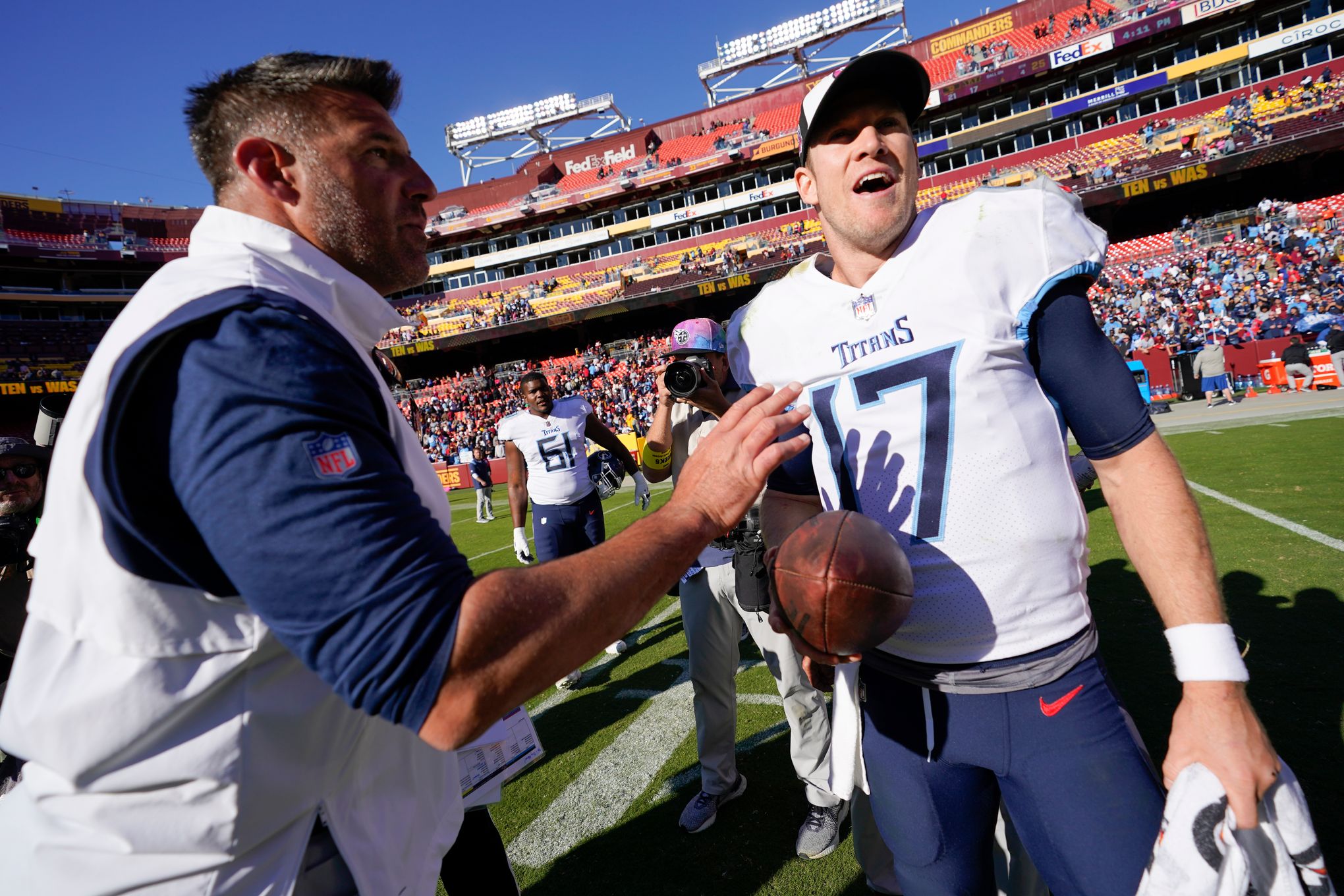 Taylor Lewan Expects To Be Released In Coming Weeks, Wants To Be Back With  Titans 