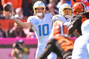 Wilson, Broncos face Herbert, Chargers on Monday night - The San Diego  Union-Tribune