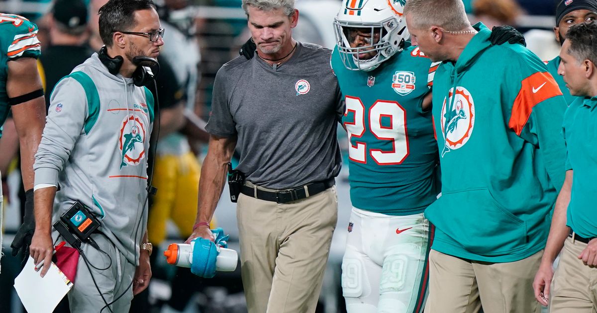 Miami Dolphins safety Brandon Jones nabs INT on Book's desperation