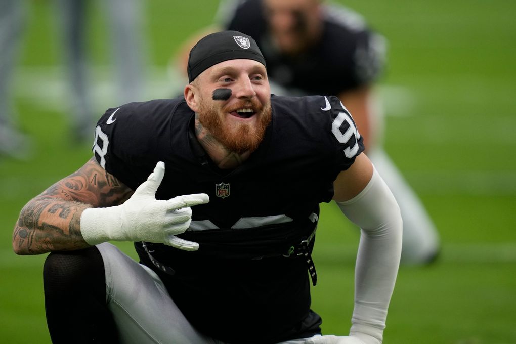 Raiders DE Crosby on baby watch ahead of game vs Chiefs | The Seattle Times