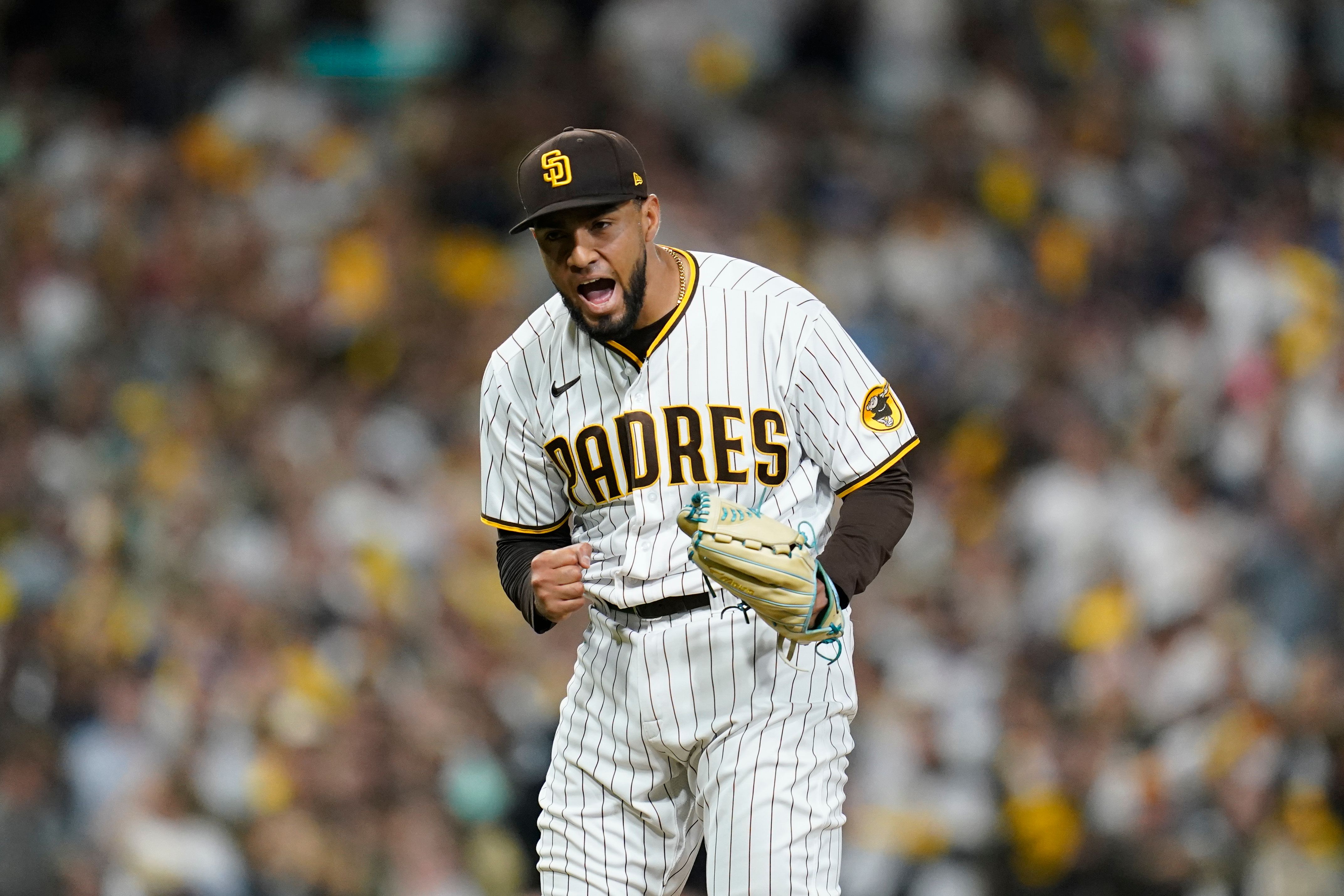 AP source: Suarez, Padres agree to $46 million, 5-year deal | The