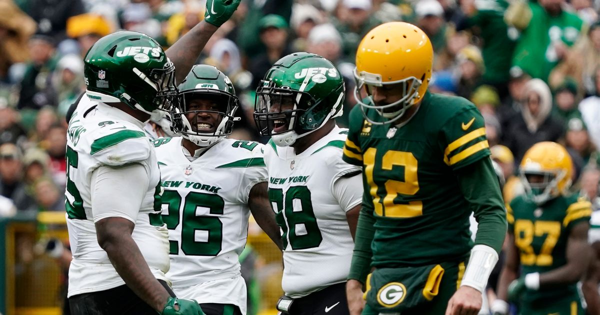Jets continue surge with convincing 27-10 win at Green Bay