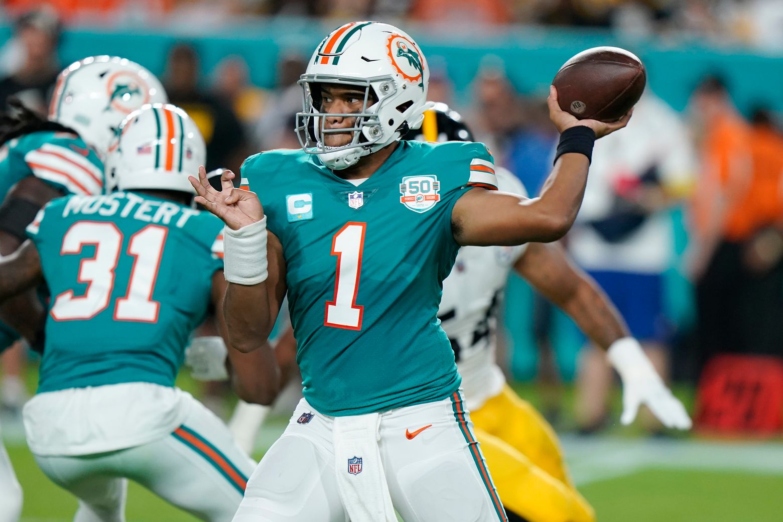 Tua, Dolphins survive scoreless 2nd half to beat Steelers - Seattle Sports