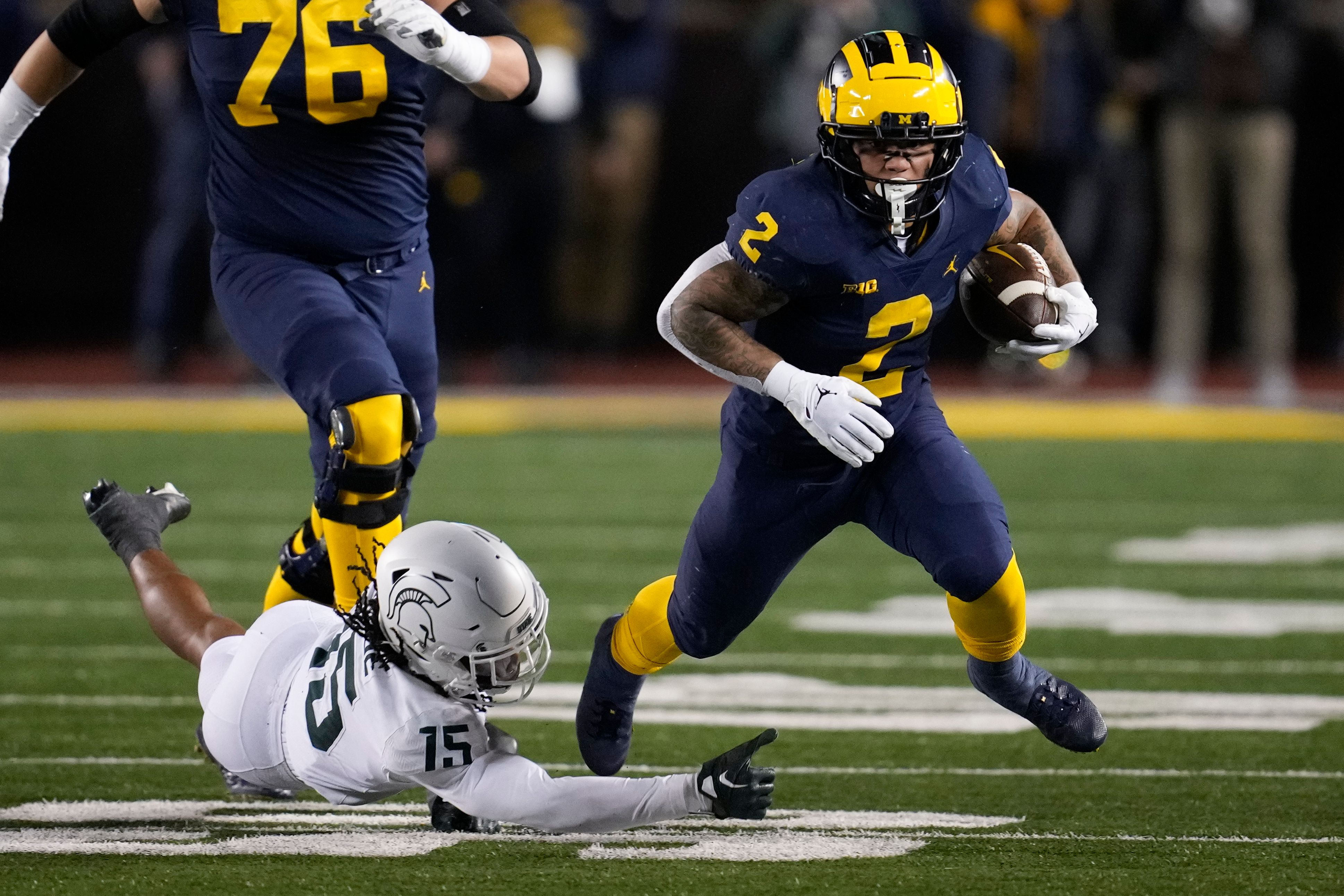 No. 4 Michigan beats Michigan State 29 7 to stay undefeated The