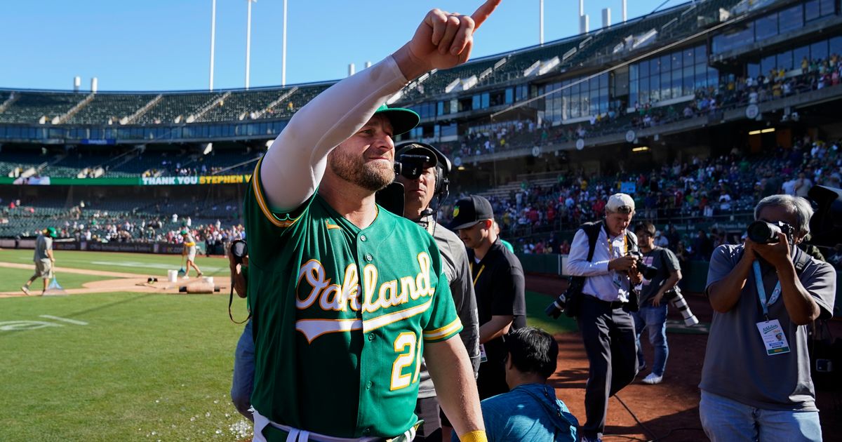 A's Stephen Vogt Hits Home Run in Final Game – NBC Bay Area