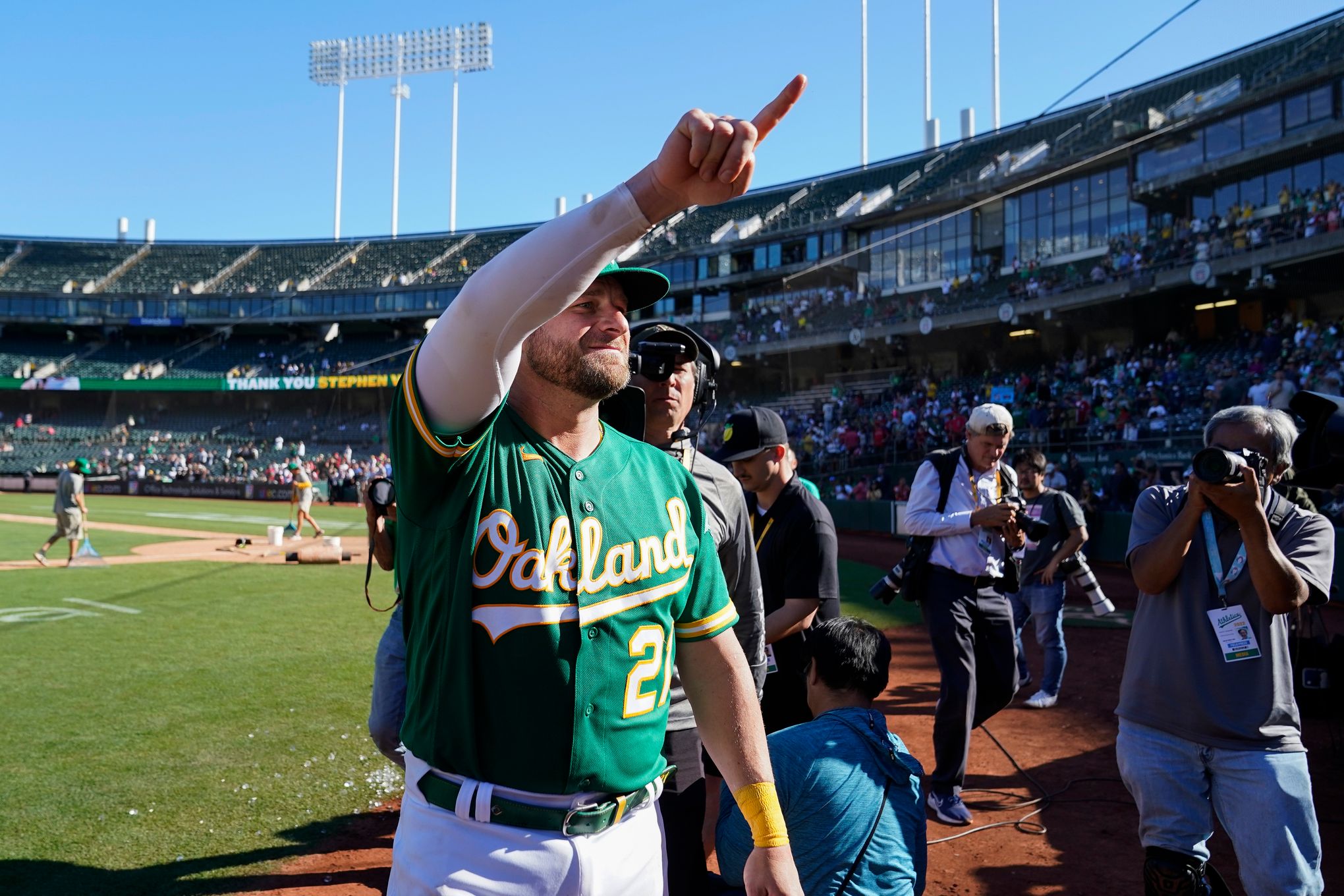 Shohei Ohtani exits start after four innings but hits 40th homer