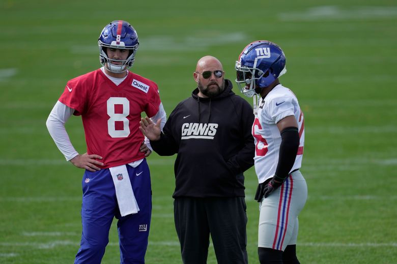 Jones Injures Ankle in Giants' 20-12 Victory Over Bears - Bloomberg