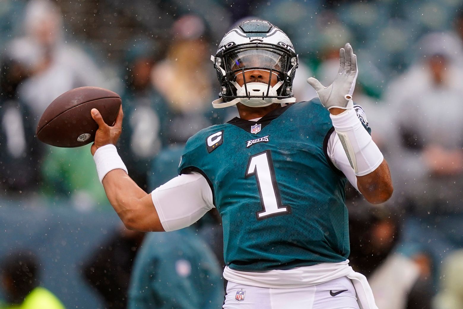 Eagles put undefeated record on line against Cardinals