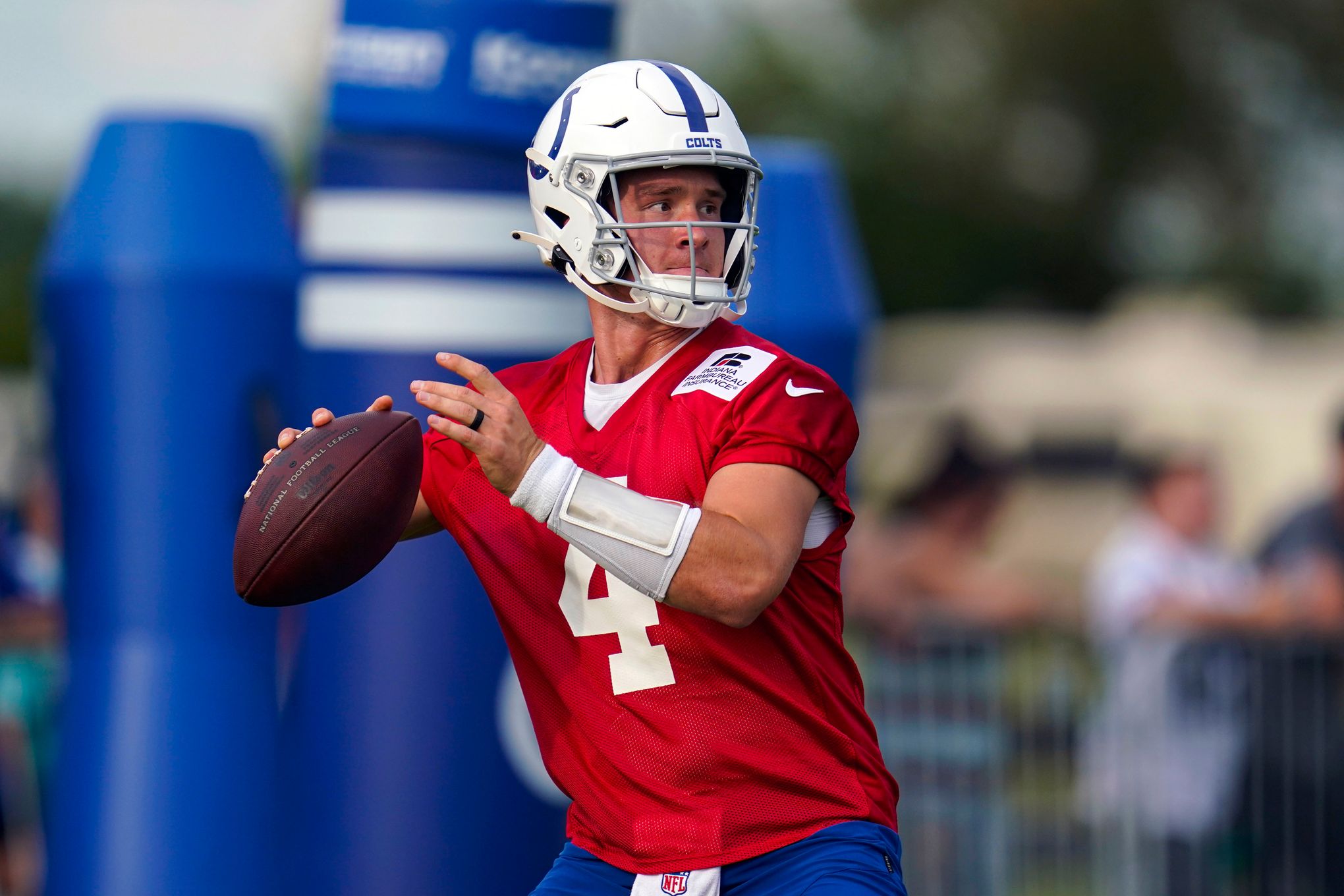 INDIANAPOLIS, IN - OCTOBER 30: Washington Commanders quarterback Taylor  Heinicke (4) looks down field for a receiver during an NFL game between the  Washington Commanders and the Indianapolis Colts on October 30