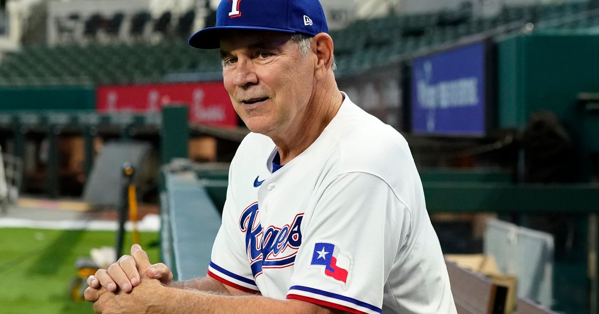 Bochy missed game, takes over Rangers team he beat for title - The Sumter  Item