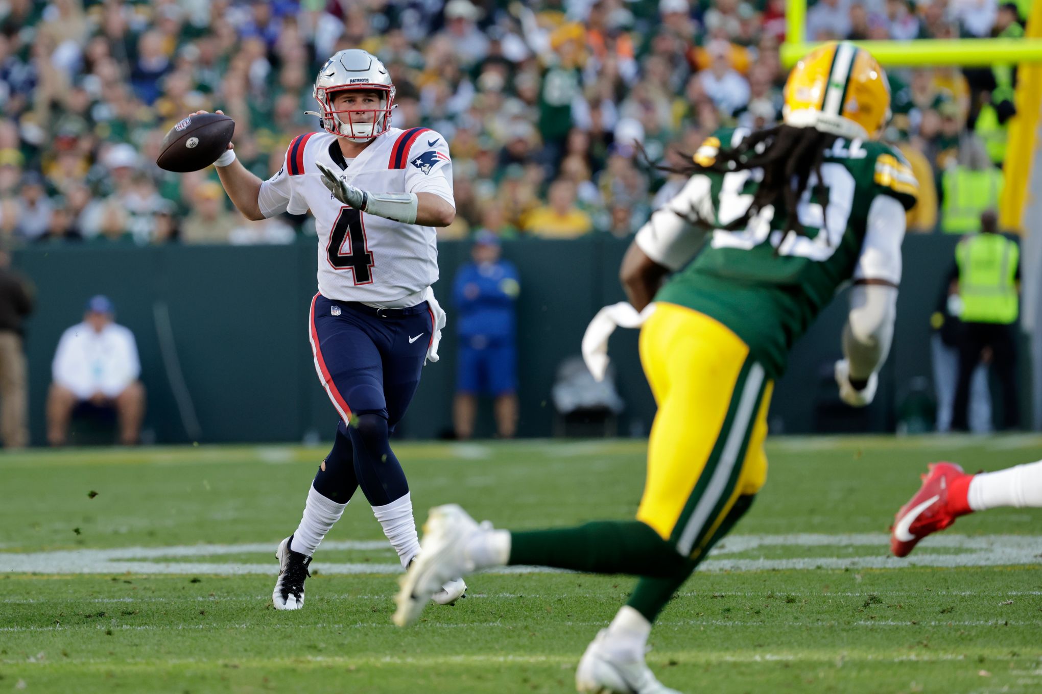 Patriots Brian Hoyer head injury, Bailey Zappe finishes Green Bay game