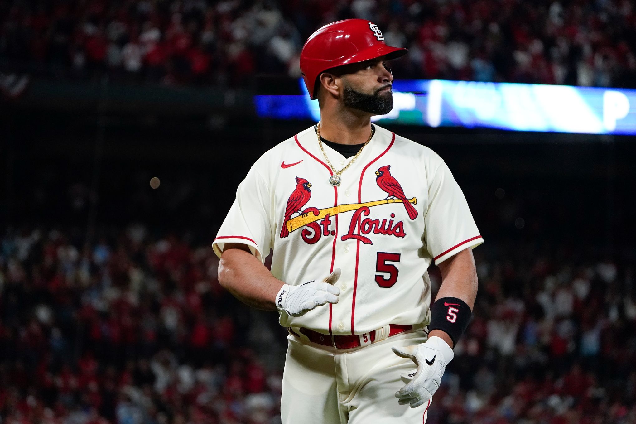 Cardinals' Albert Pujols brings chase for 700th home run to