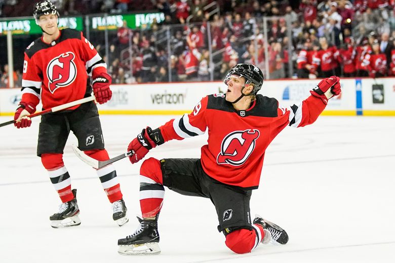 Nico Hischier helps NJ Devils win third straight vs. Flyers