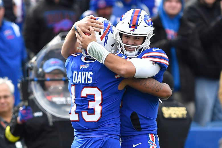 Josh Allen picks apart Steelers secondary in Bills' 38-3 win and Pickett's  first start