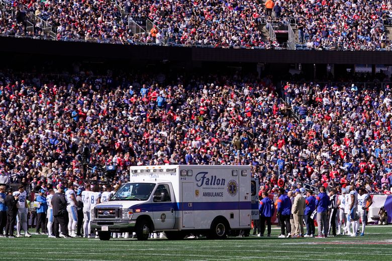 Lions defensive back Smith carted off the field vs. Patriots