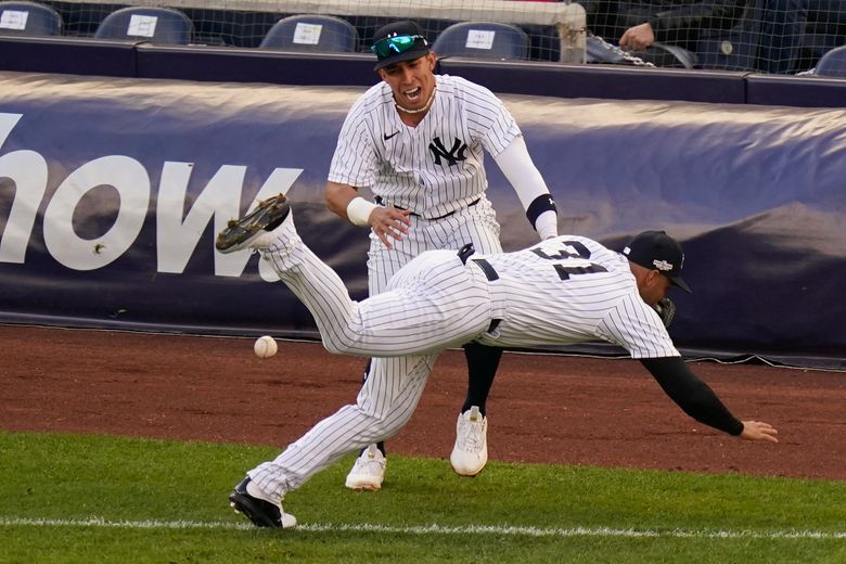 Yankees' Aaron Hicks out 6 weeks after injuring knee in ALDS Game