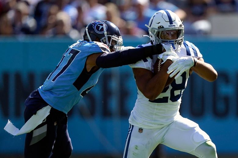 Bobby Okereke of the Indianapolis Colts defends during an NFL game