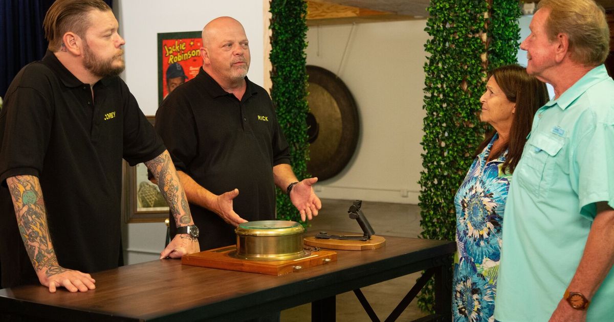 Running 'Pawn Stars' store brings challenges