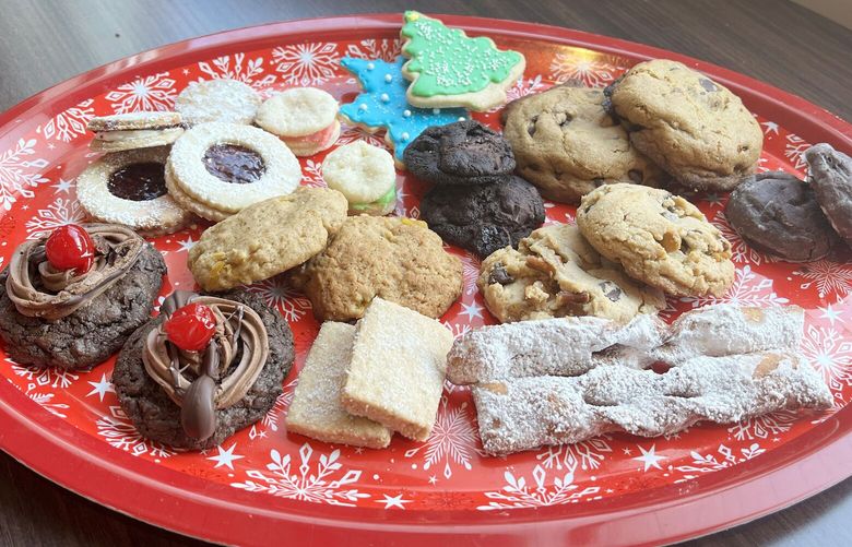 The 12 finalists in the 2021 Holiday Cookie Challenge. (Polly Higgins/Pittsburgh Post-Gazette/TNS) 34700979W