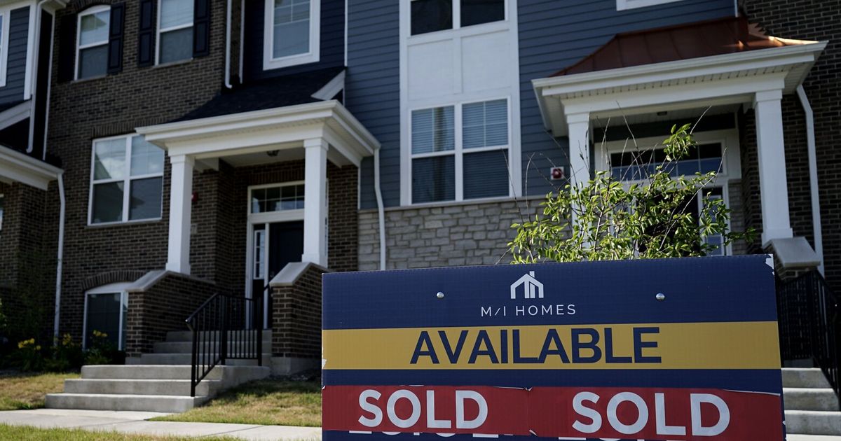 Average long-term US mortgage rate slips to 6.58%