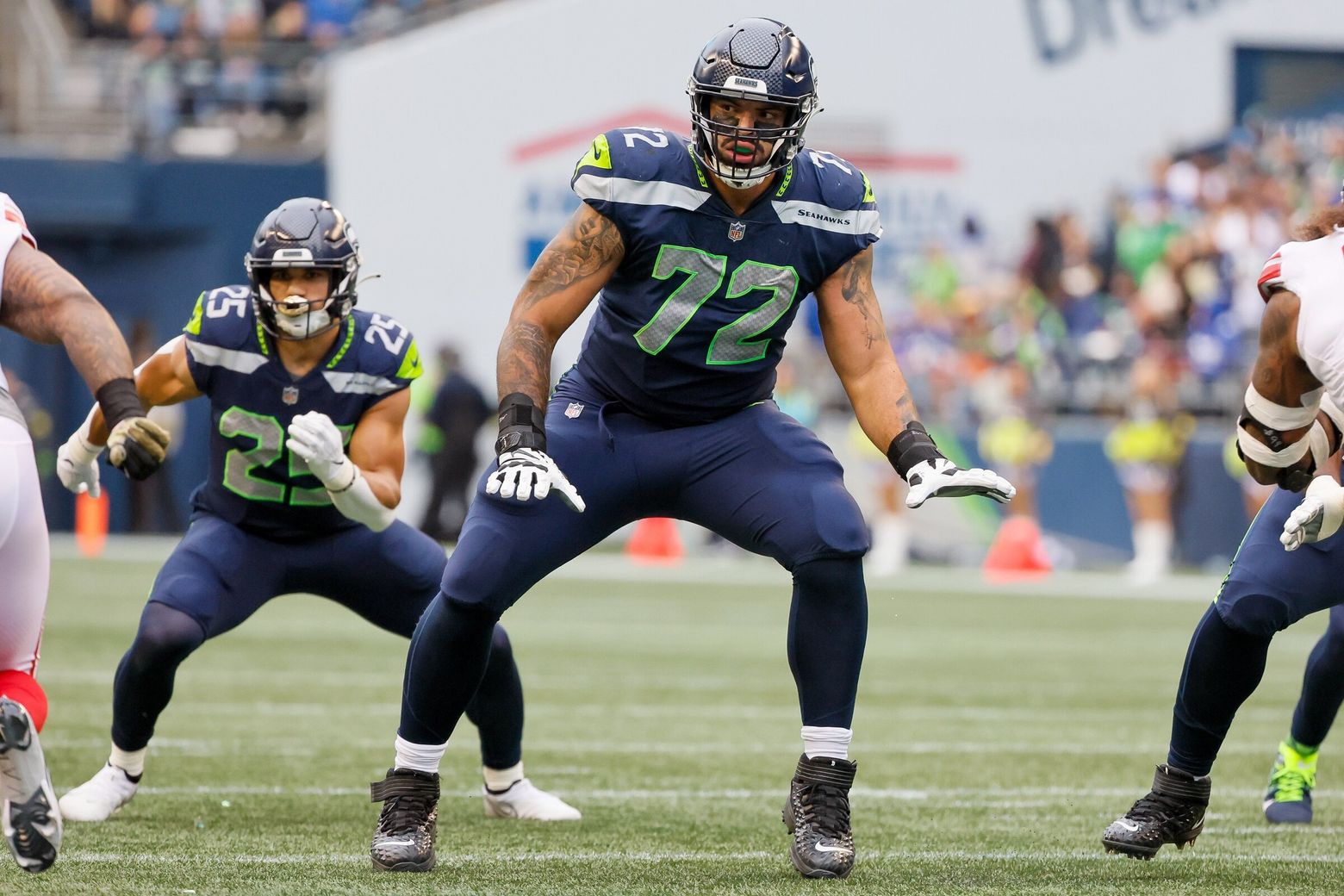 Seahawks tie franchise record with 11 sacks in blowout win over Giants