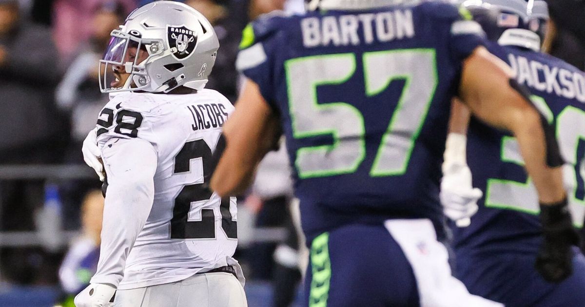 Final Score Oakland 15, Seattle 17: Seahawks nip Raiders, spoil Oakland's  undefeated preseason - Silver And Black Pride