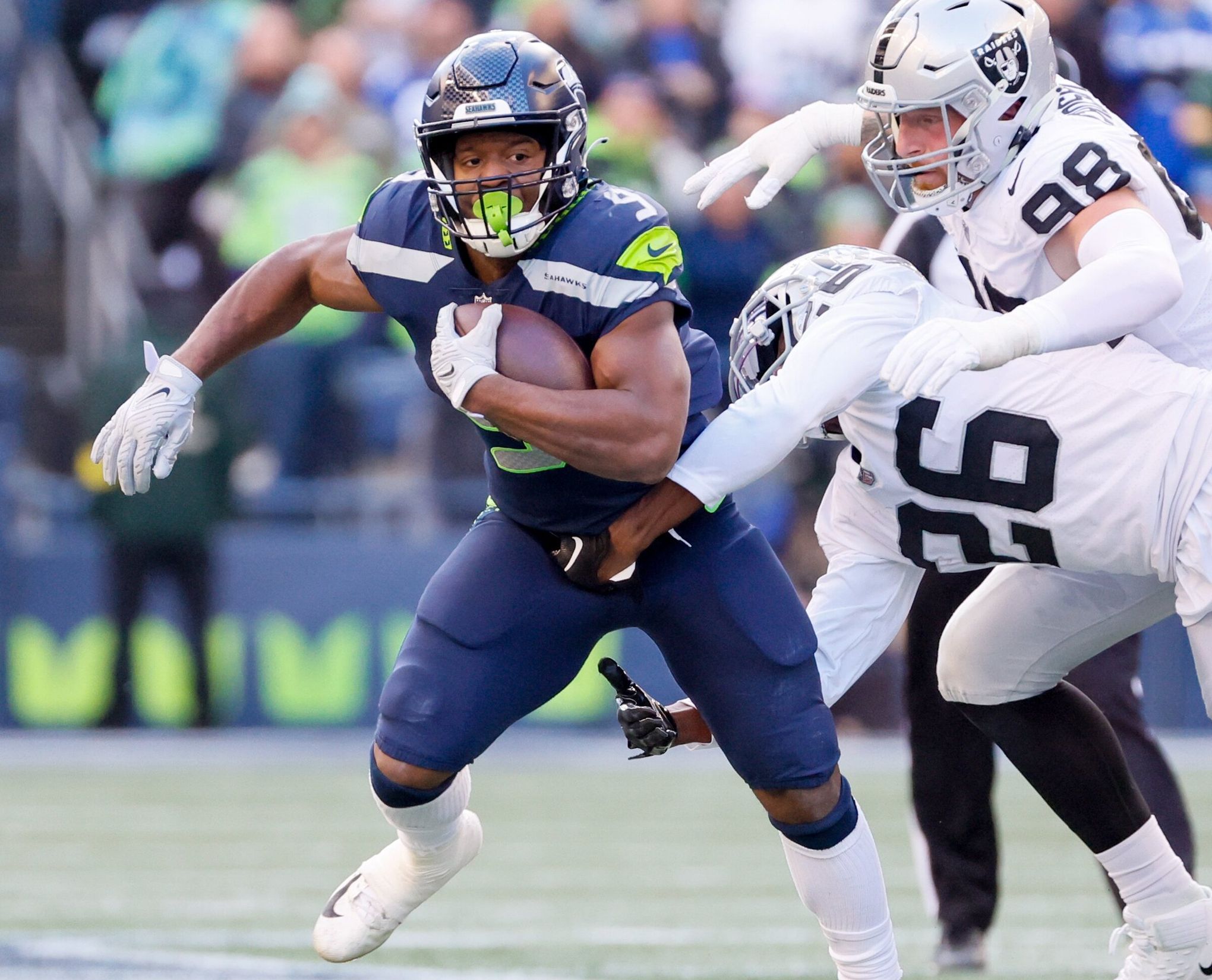 Kenneth Walker III stars as Seahawks blast Chargers