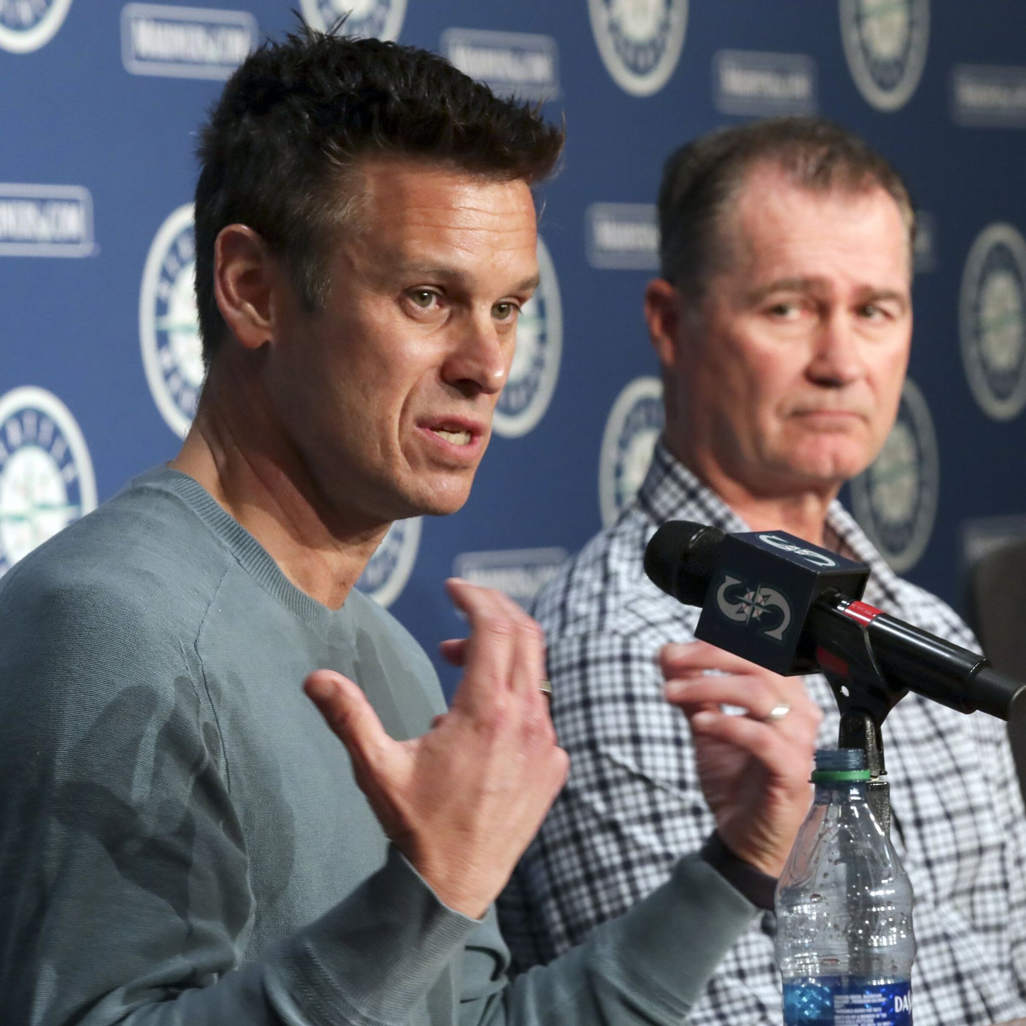 Mitch Haniger, Paul Sewald rejoin Mariners, Scott Servais to manage