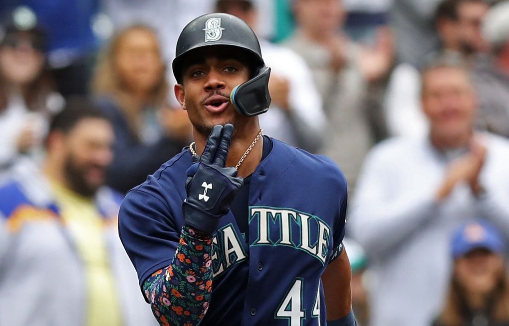 Mariners star Julio Rodríguez earns AL Silver Slugger Award