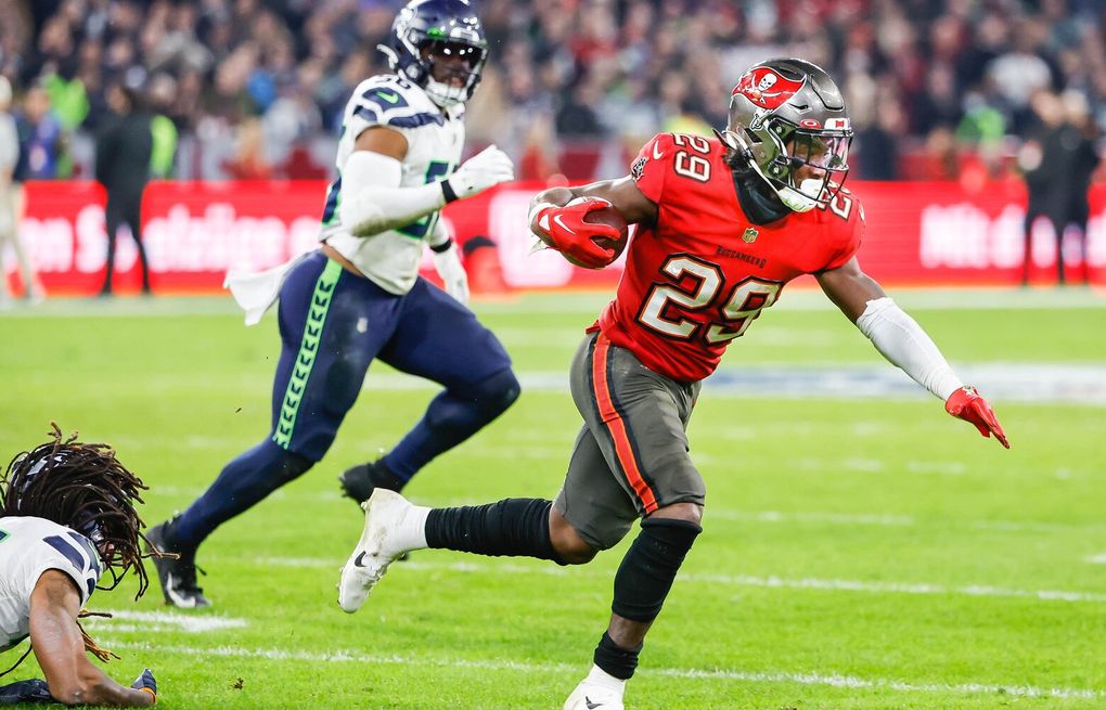 Grading the Seahawks' 21-16 loss to the Buccaneers