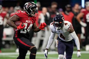 Koo's late 53-yard FG lifts Falcons past Fields, Bears 27-24 - Seattle  Sports