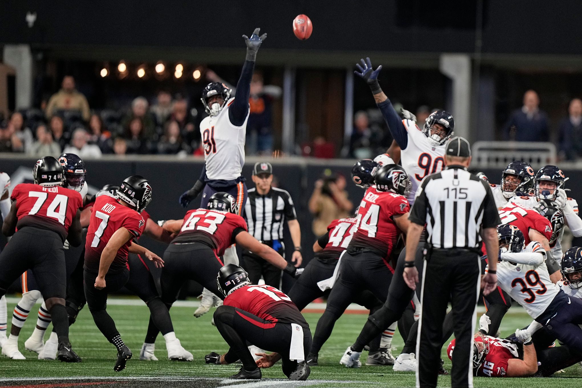 Atlanta Falcons kicker Younghoe Koo (7) practices kicking field