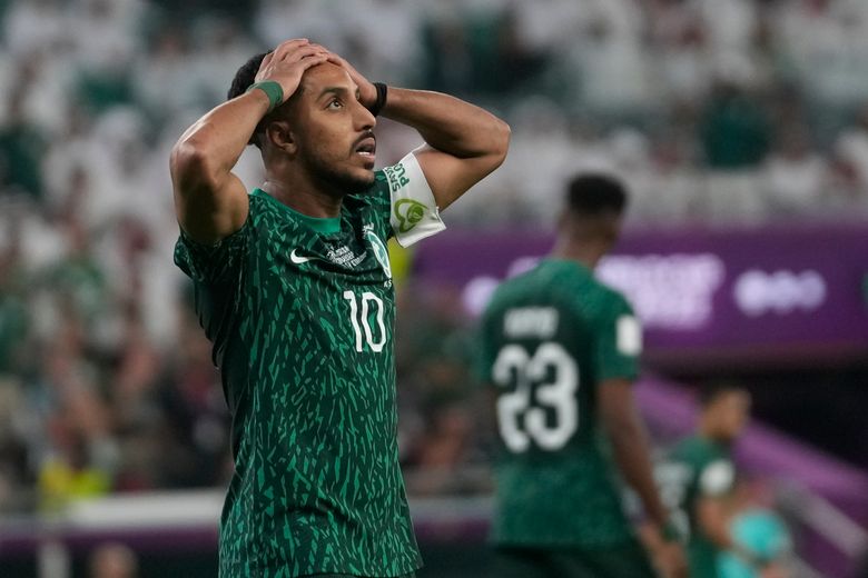 Mexico, Poland play out 0-0 draw at World Cup, aiding Argentina's chances 