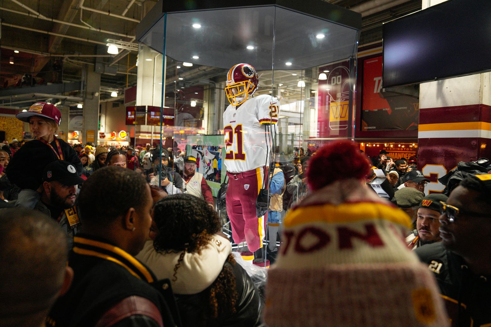 Jackie Taylor Takes In Sean Taylor Pregame Tribute