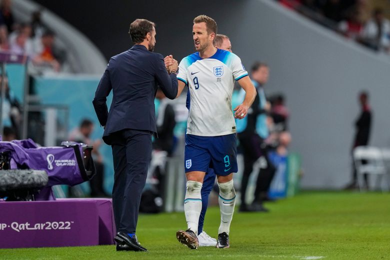 Harry Kane presented with the World Cup Golden Boot by Southgate